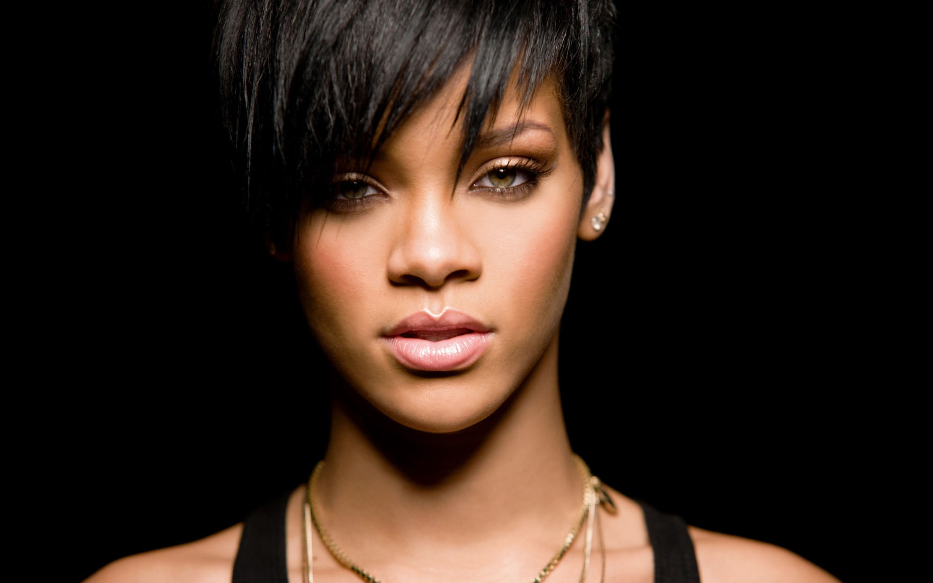Rihanna Nuovo Disco di Inediti