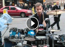 oded-kafri-street-drummer-2